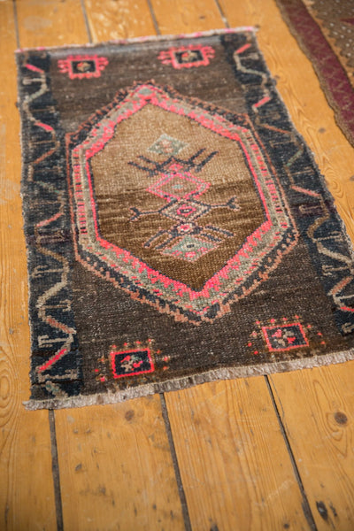  Vintage Distressed Oushak Rug Mat / Item 6379 image 3