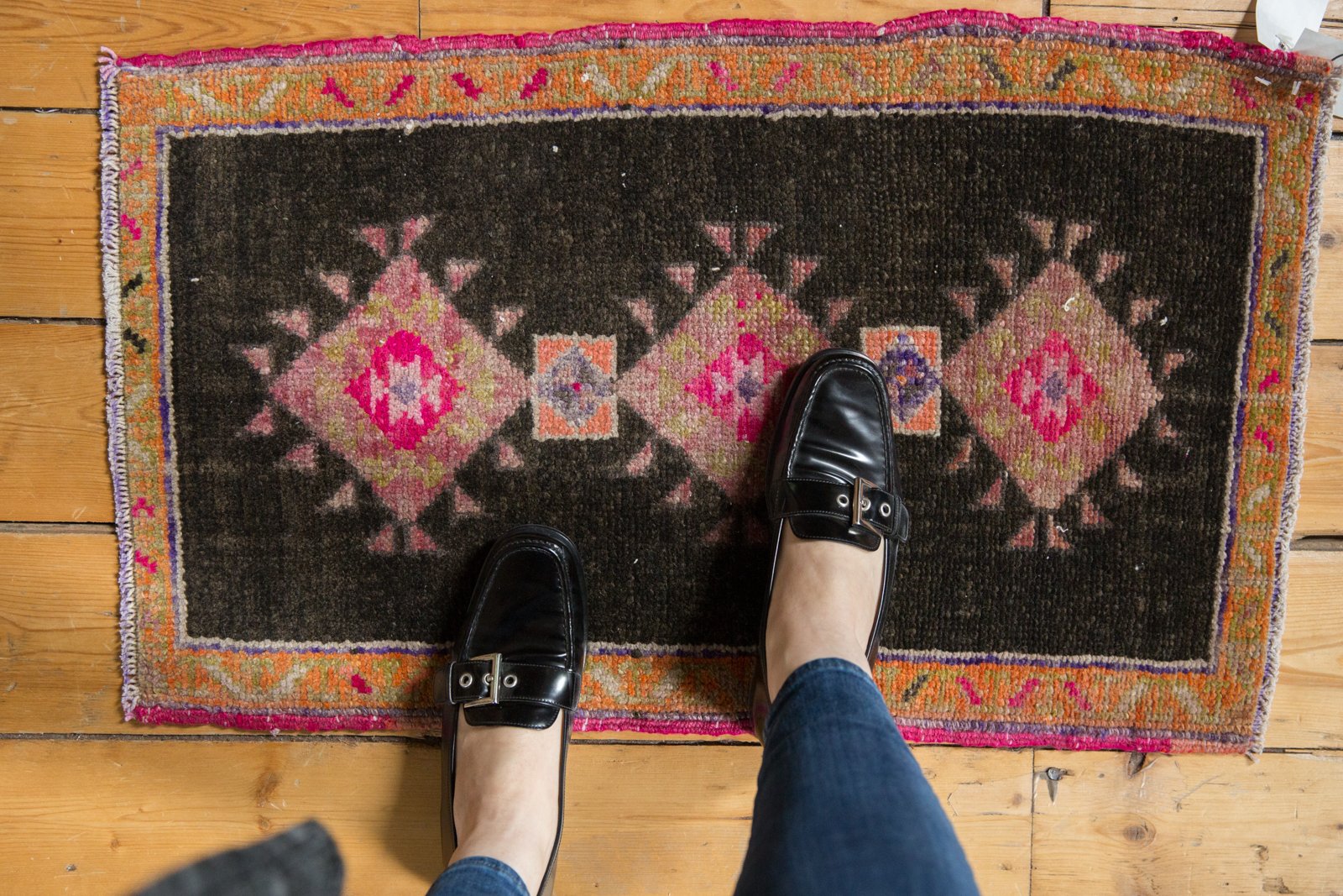 1.5x2.5 Vintage Distressed Oushak Rug Mat // ONH Item 6384 Image 1