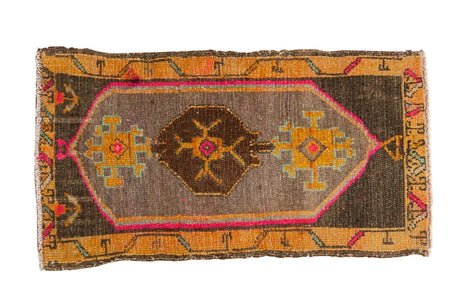 1.5x3 Vintage Distressed Oushak Rug Mat // ONH Item 6385