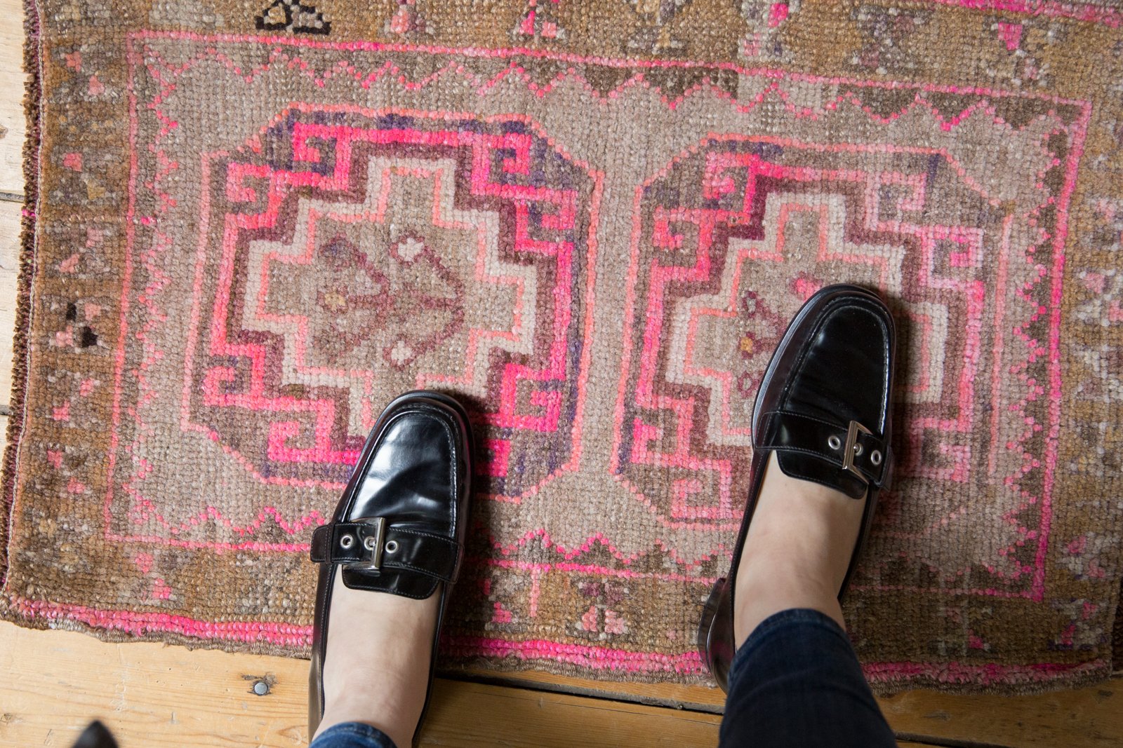 1.5x2.5 Vintage Distressed Oushak Rug Mat // ONH Item 6394 Image 1