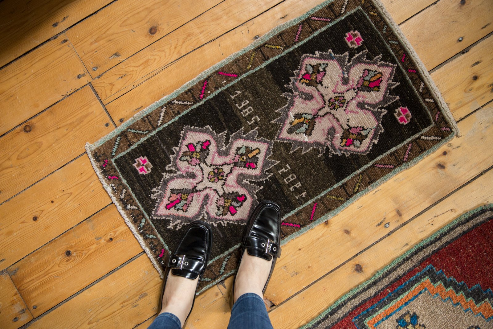 1.5x2.5 Vintage Distressed Oushak Rug Mat // ONH Item 6397 Image 1