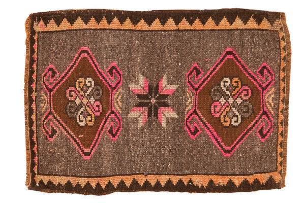 Vintage Distressed Oushak Square Rug Mat / ONH item 6407