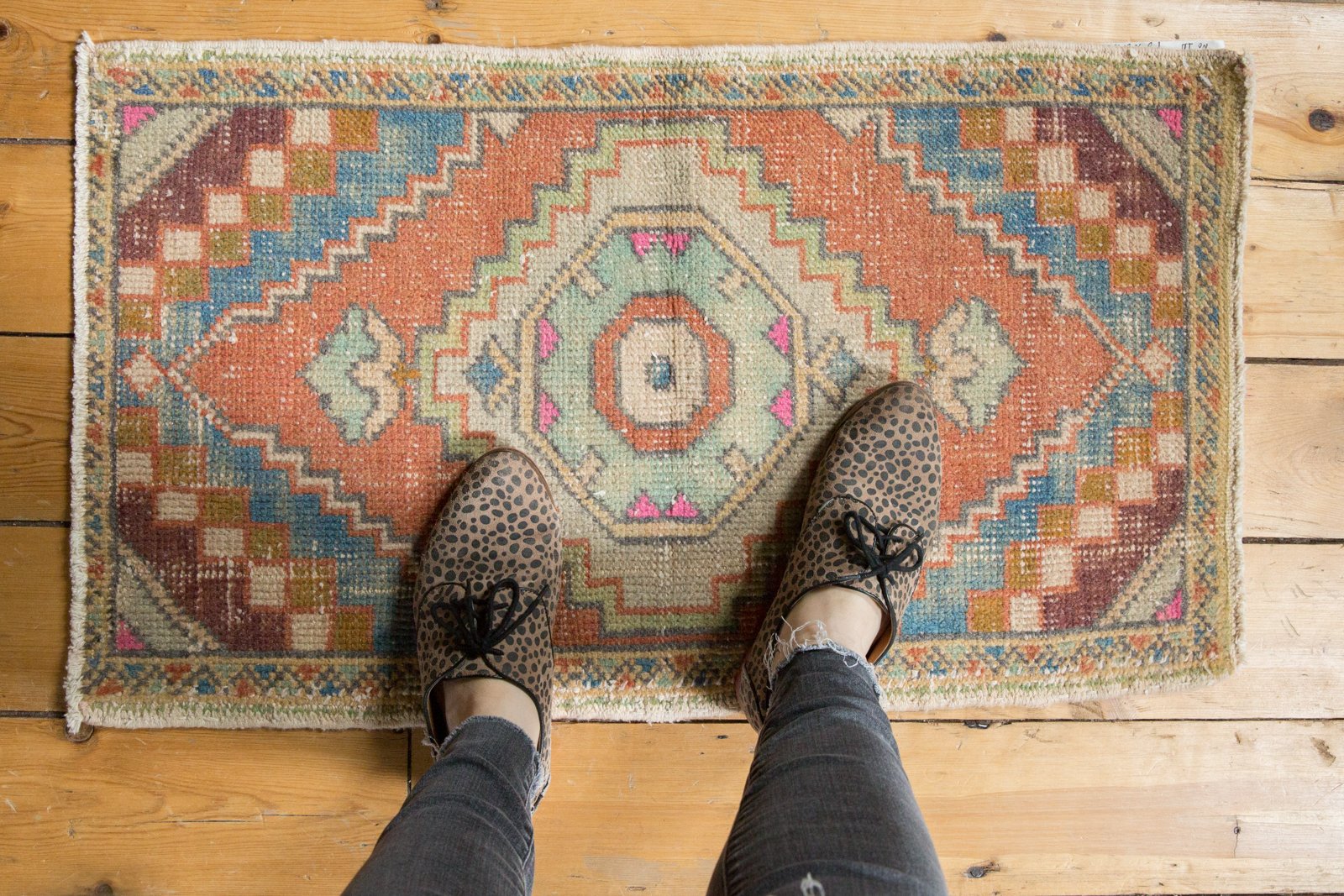  Vintage Distressed Oushak Rug Mat / Item 6449 image 2