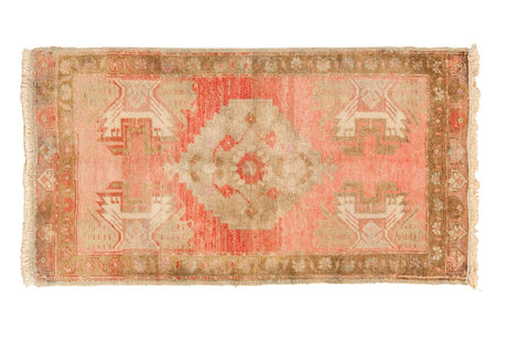 Vintage Distressed Oushak Rug Mat / ONH item 6509