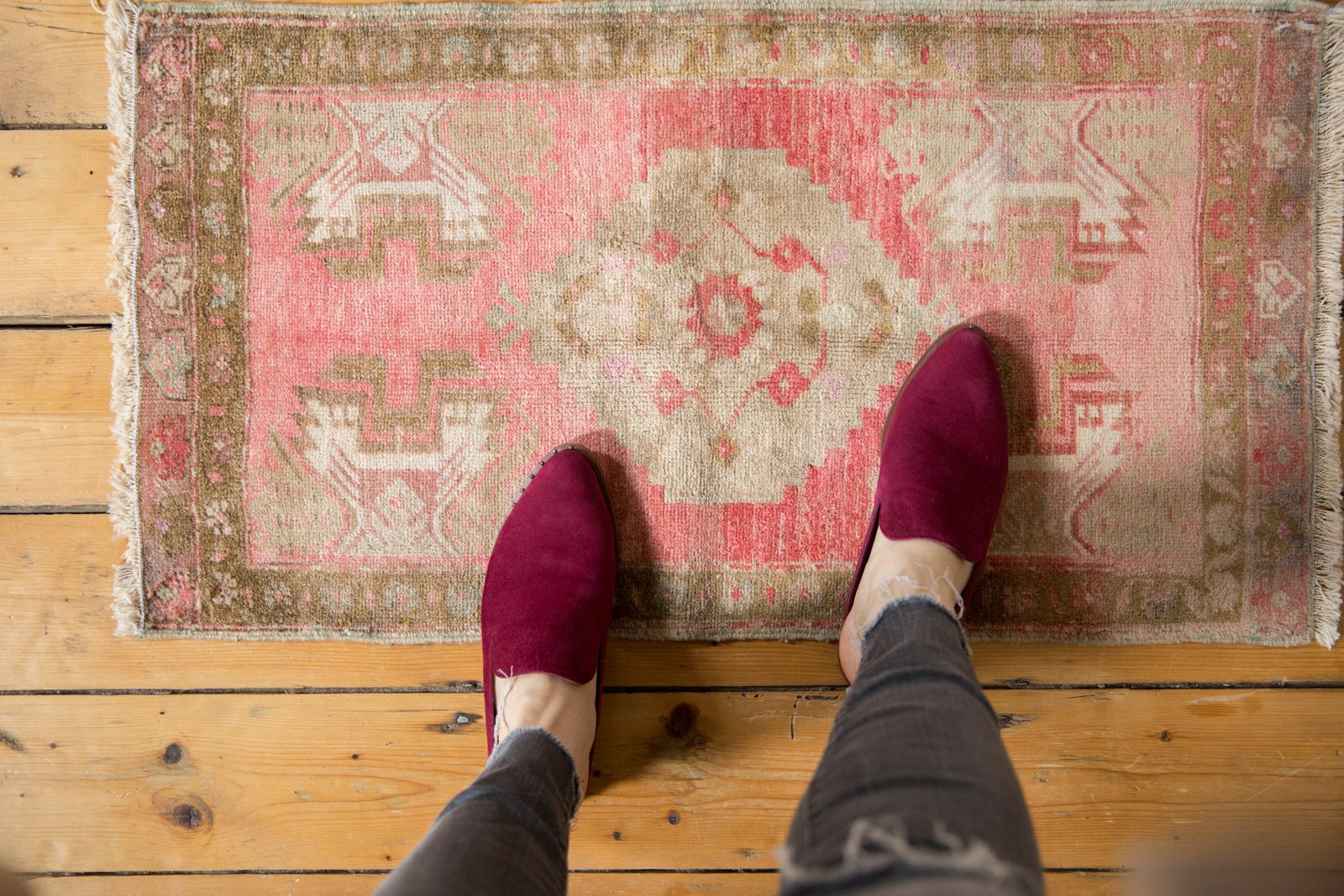 Vintage Distressed Oushak Rug Mat / ONH item 6509 image 1