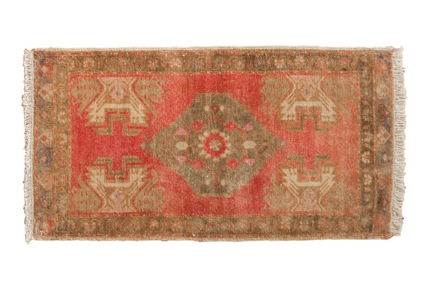 Vintage Distressed Oushak Rug Mat / ONH item 6516