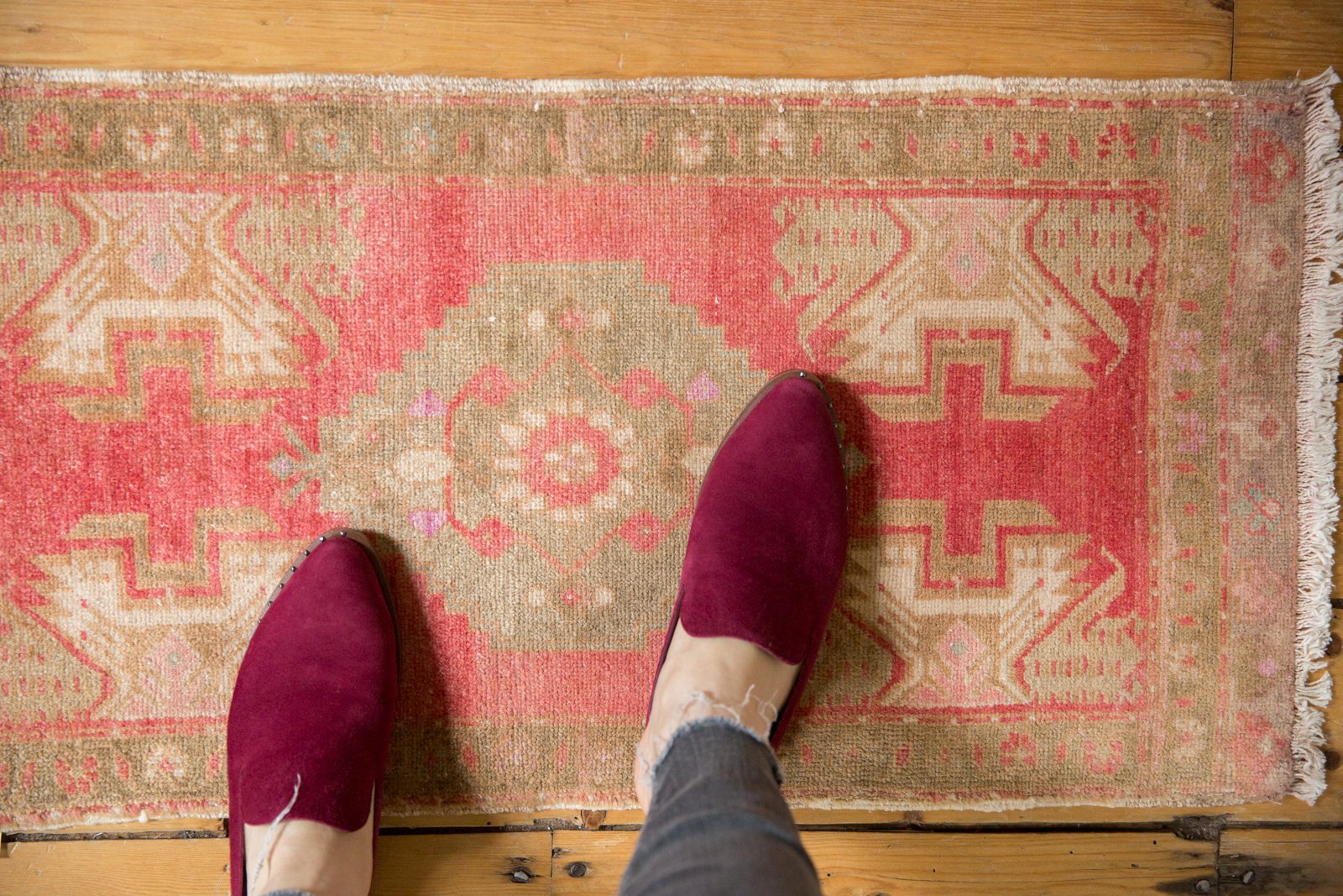 1.5x3 Vintage Distressed Oushak Rug Mat // ONH Item 6518 Image 1