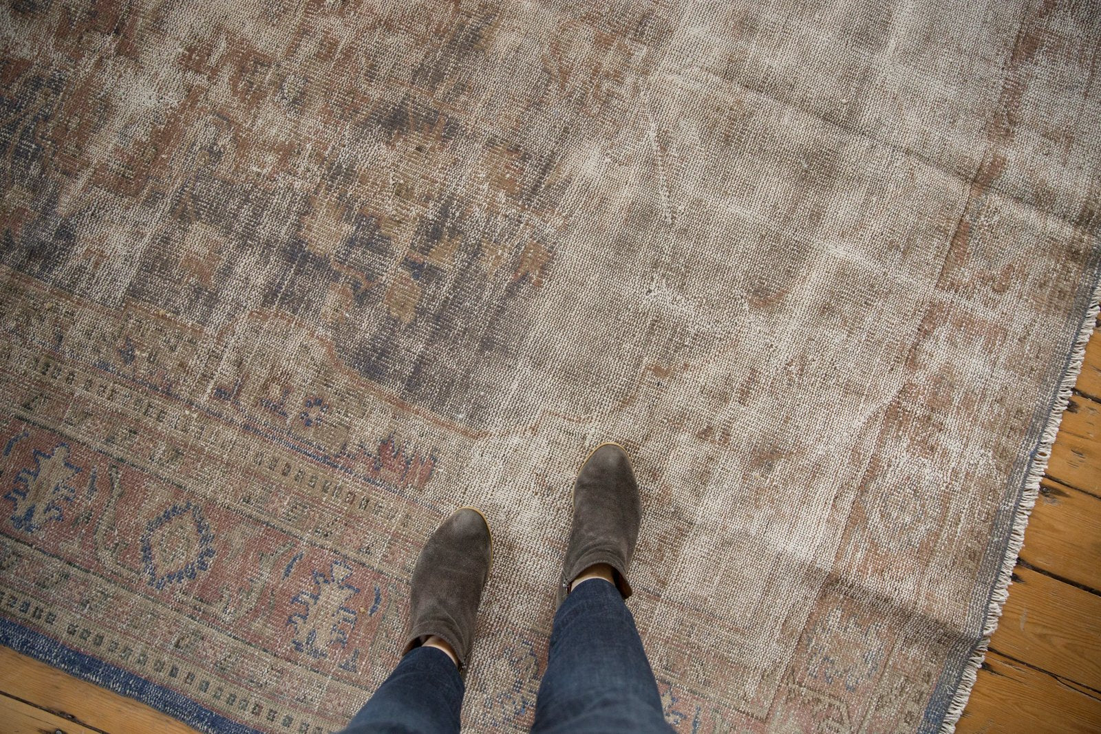 7.5x10 Vintage Distressed Oushak Carpet // ONH Item 6594 Image 1