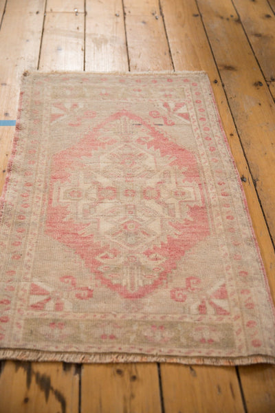 Vintage Distressed Oushak Rug Mat / ONH item 6606 Image 2