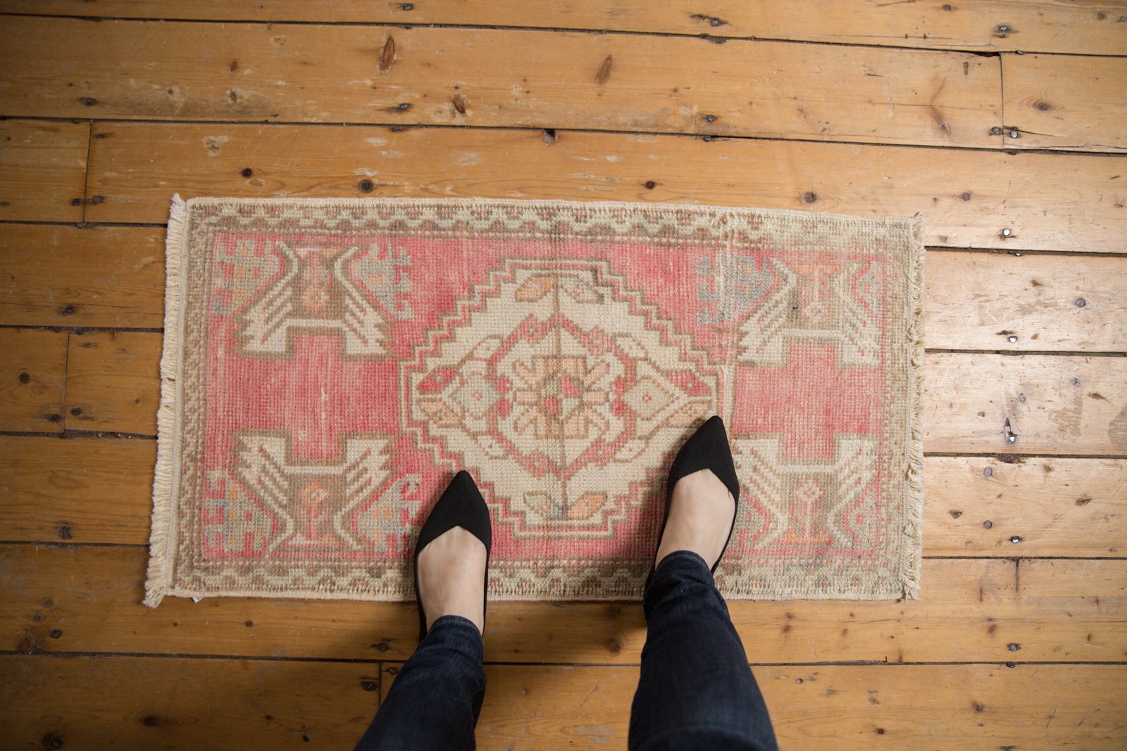 1.5x3 Vintage Distressed Oushak Rug Mat // ONH Item 6608 Image 1