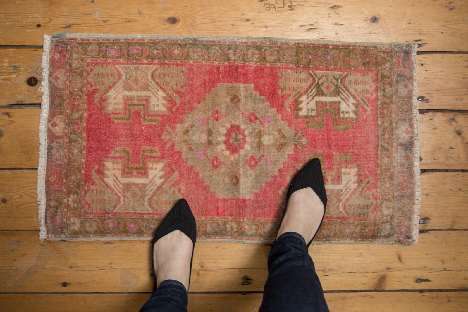 1.5x3 Vintage Distressed Oushak Rug Mat // ONH Item 6614 Image 1