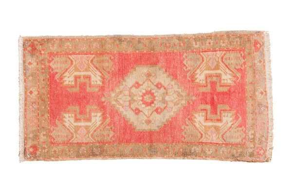 1.5x3 Vintage Distressed Oushak Rug Mat // ONH Item 6615