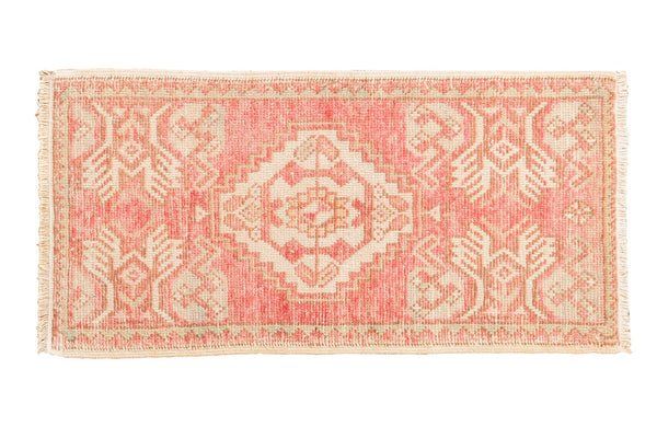 1.5x3 Vintage Distressed Oushak Rug Mat // ONH Item 6616