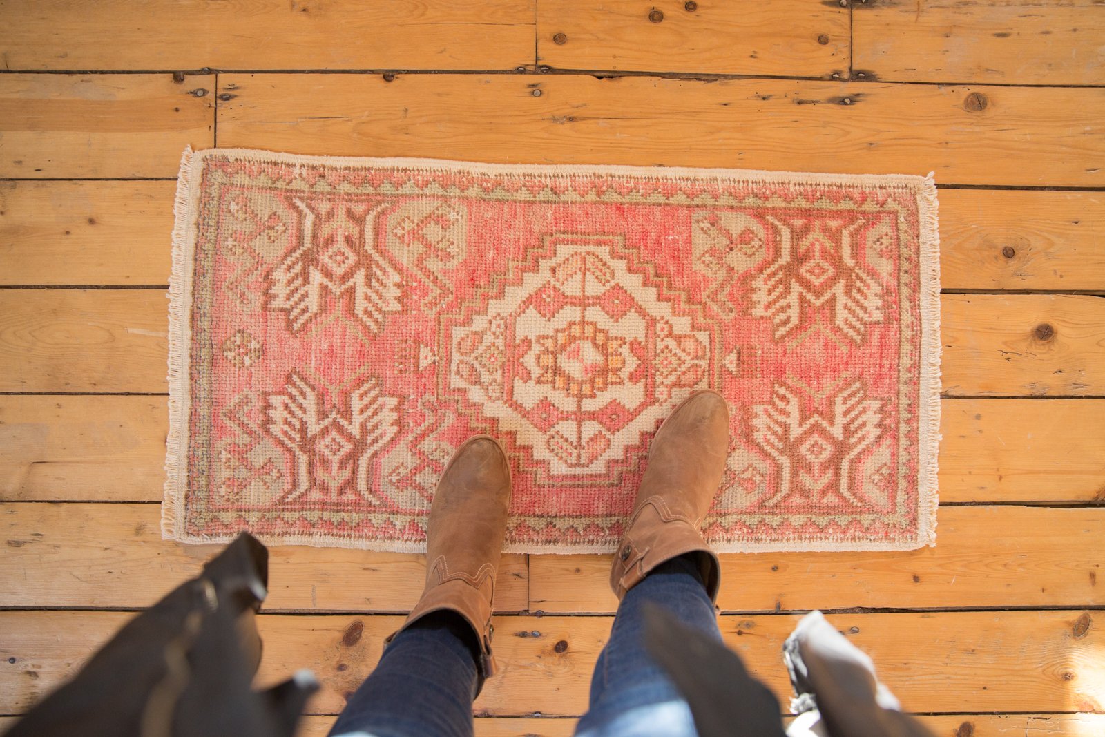 Vintage Distressed Oushak Rug Mat / ONH item 6618 image 1