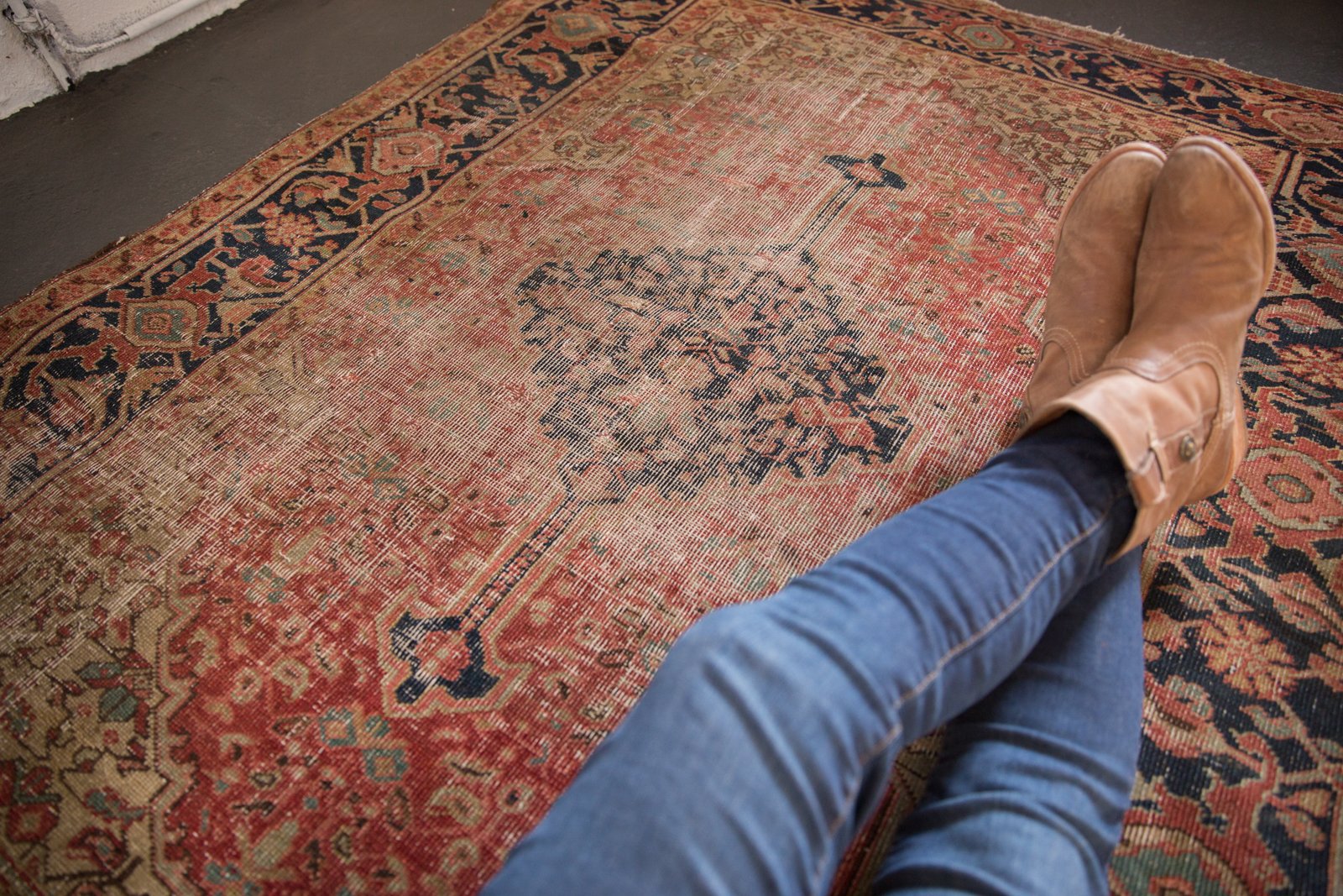 Antique Heriz Rug / ONH item 6709 image 1