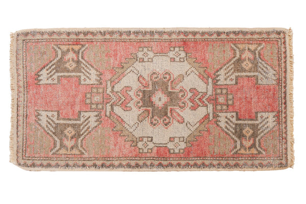 Vintage Distressed Oushak Rug Mat / ONH item 6732 