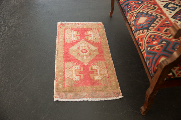 1.5x3 Vintage Distressed Oushak Rug Mat // ONH Item 6734 Image 2