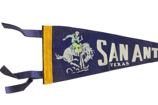 Vintage San Antonio Texas Felt Flag Pennant / ONH Item 6805 Image 1