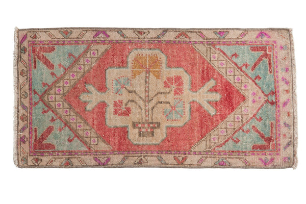 1.5x3 Vintage Distressed Oushak Rug Mat // ONH Item 6885