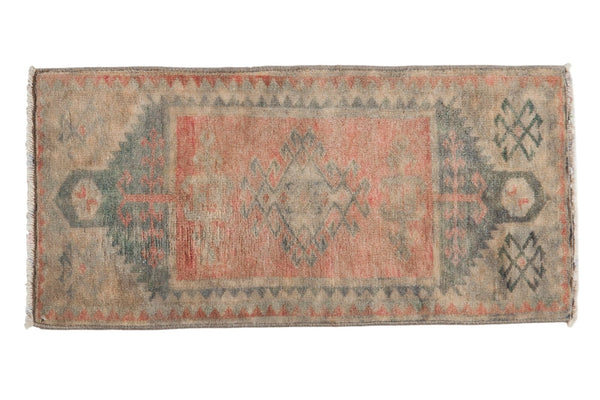 Vintage Distressed Oushak Rug Mat / ONH item 6886