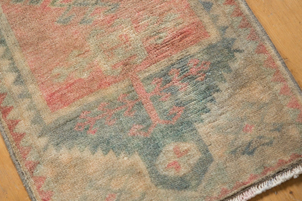 Vintage Distressed Oushak Rug Mat / ONH item 6886 Image 4