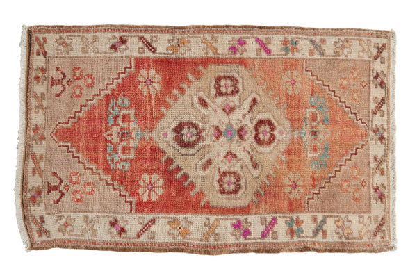 Vintage Distressed Oushak Rug Mat / ONH item 6888