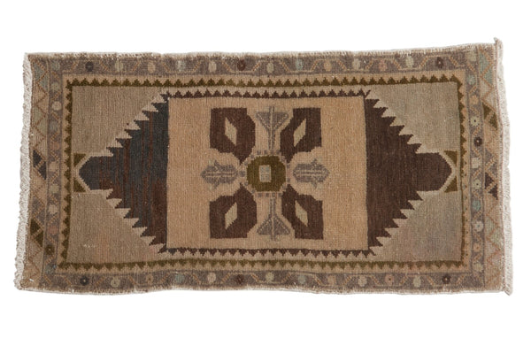 Vintage Distressed Oushak Rug Mat / ONH item 6891