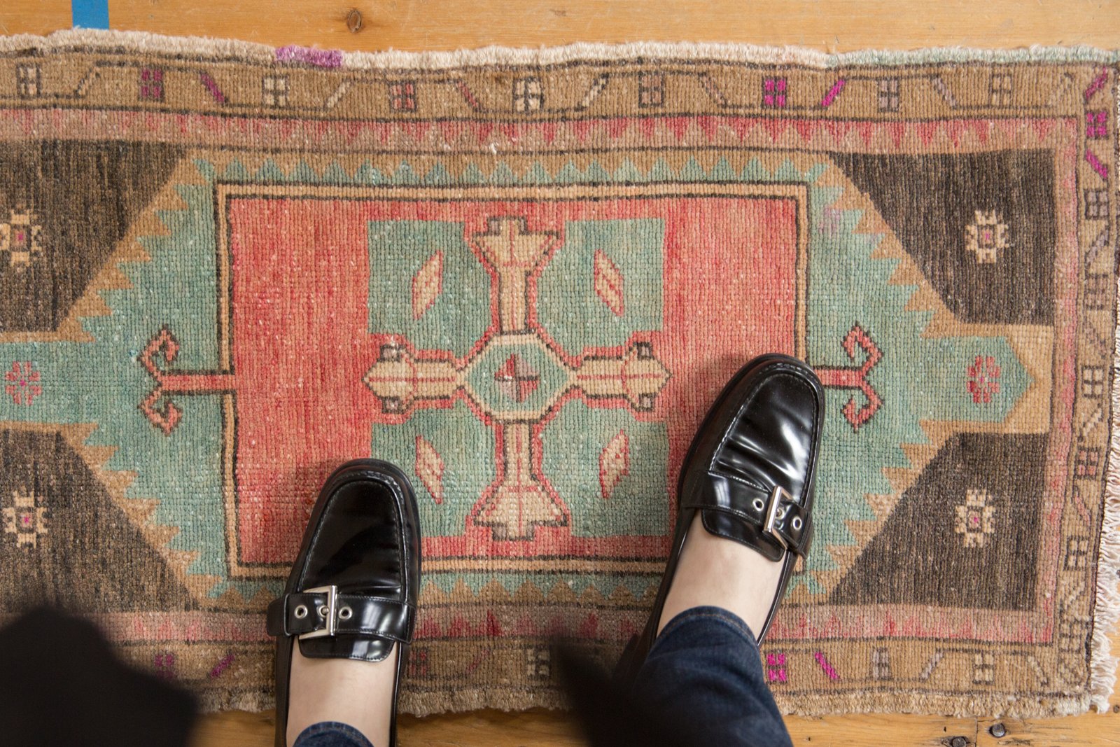 1.5x3 Vintage Distressed Oushak Rug Mat // ONH Item 6893 Image 1