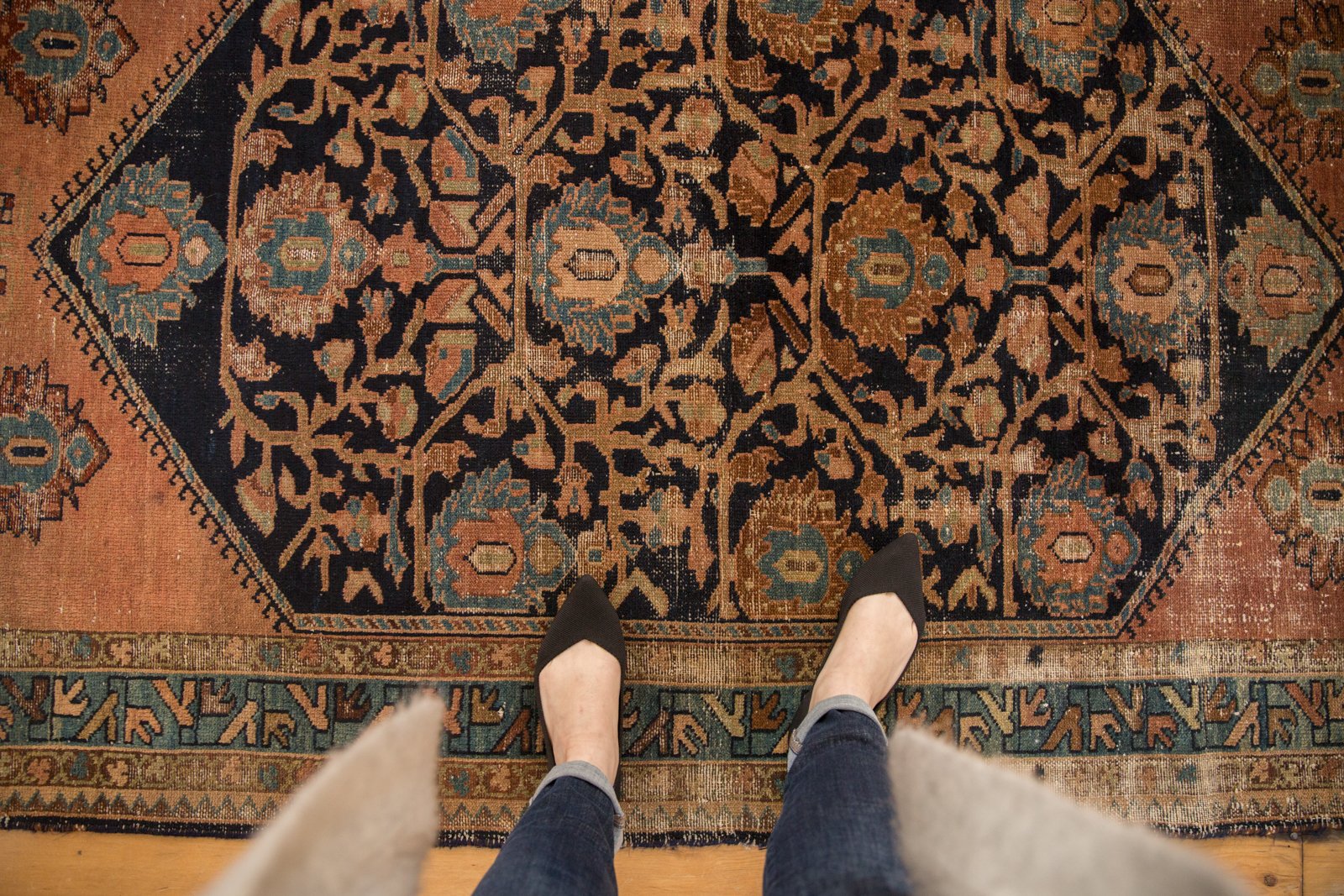  Image Vintage Malayer Rug / ONH item 6917 Image 1