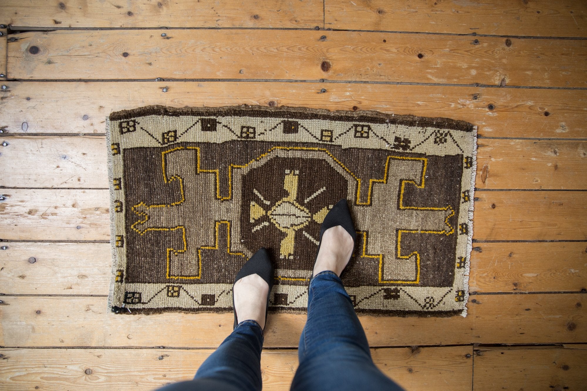 1.5x3 Vintage Distressed Oushak Rug Mat // ONH Item 6973 Image 1