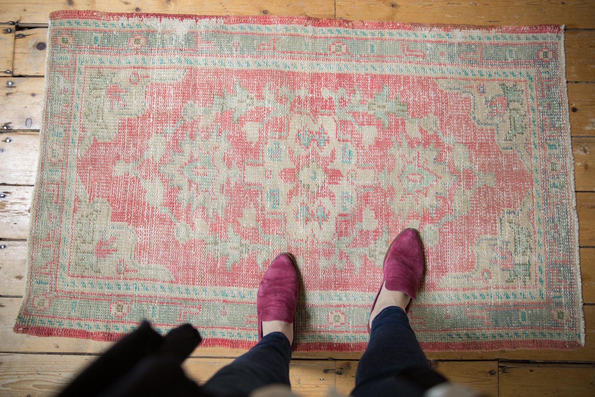 2.5x4.5 Vintage Distressed Oushak Rug // ONH Item 7154 Image 1