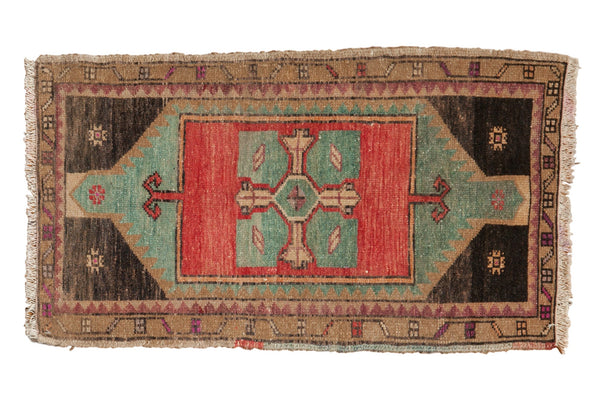 Vintage Distressed Oushak Rug Mat / ONH item 7192