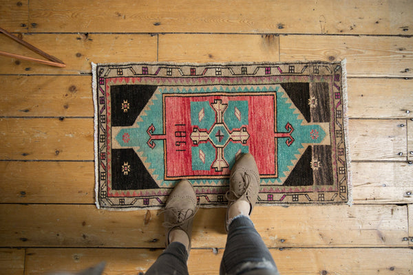 Vintage Distressed Oushak Rug Mat / ONH item 7196 Image 1