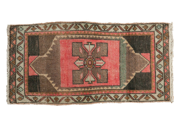 1.5x3 Vintage Distressed Oushak Rug Mat // ONH Item 7200