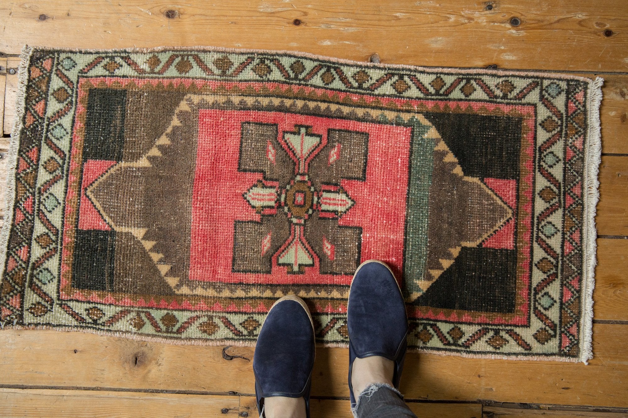 1.5x3 Vintage Distressed Oushak Rug Mat // ONH Item 7200 Image 1