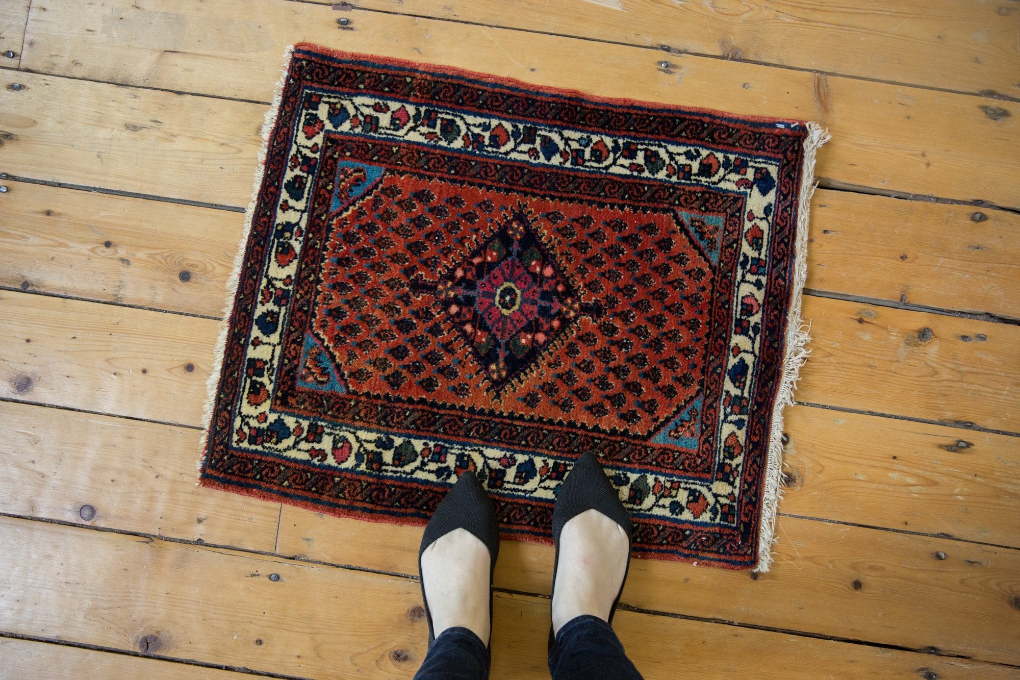 2x2.5 Vintage Engelas Square Rug Mat // ONH Item 7287 Image 1