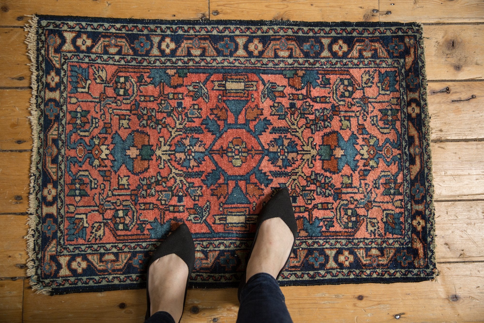 2x3 Vintage Lilihan Rug Mat // ONH Item 7291 Image 1