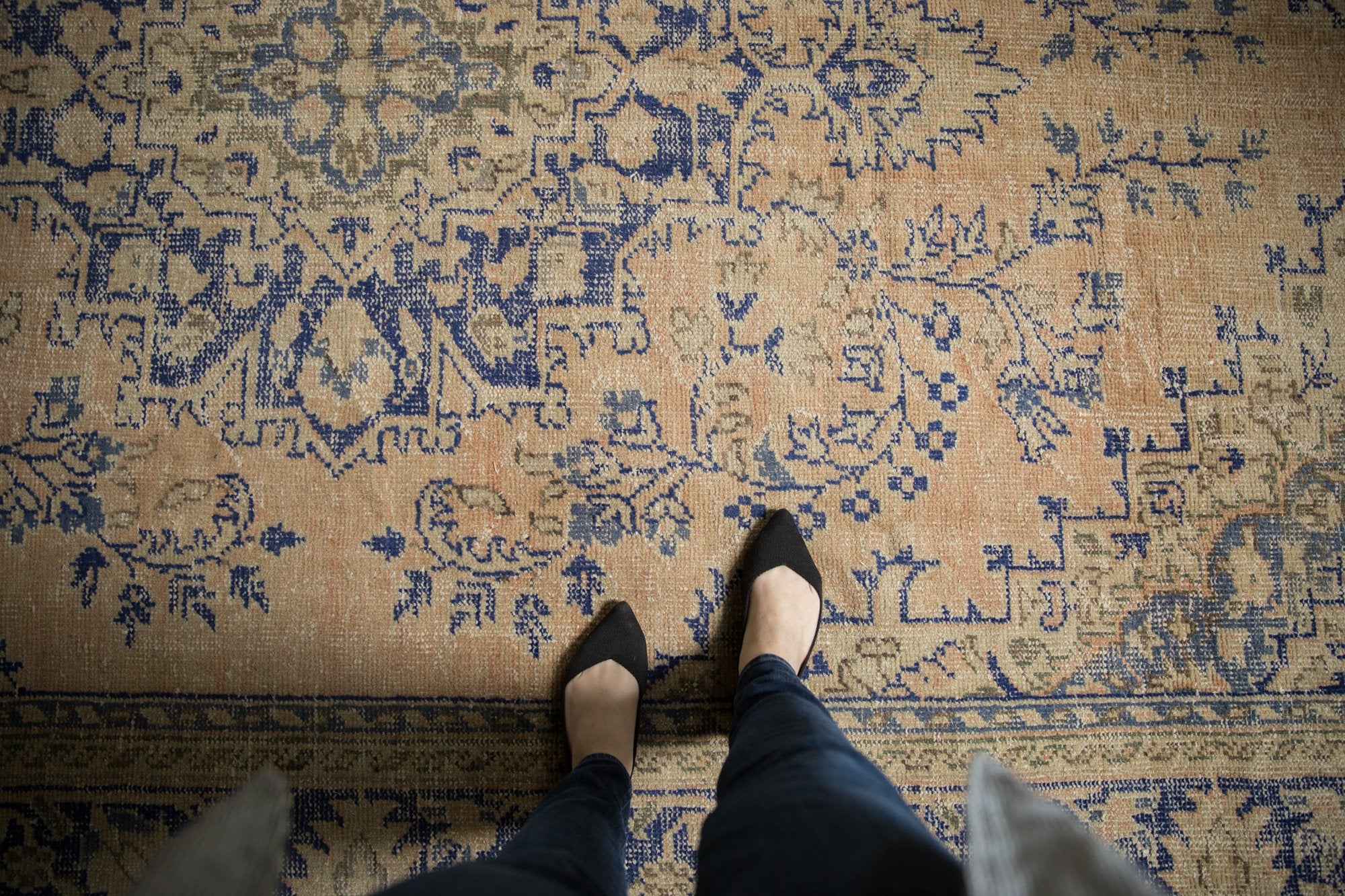 7.5x11.5 Vintage Distressed Oushak Carpet // ONH Item 7304 Image 1