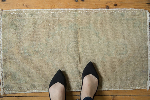 1.5x2.5 Vintage Distressed Oushak Rug Mat // ONH Item 7315 Image 1