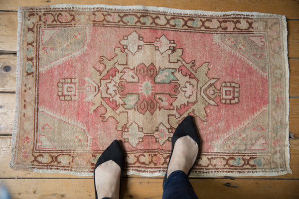 Vintage Distressed Oushak Rug Mat / ONH item 7318