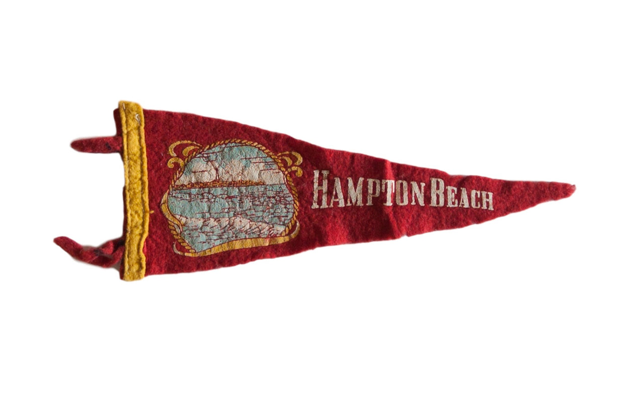 Vintage Hampton Beach Felt Flag Pennant // ONH Item 7433