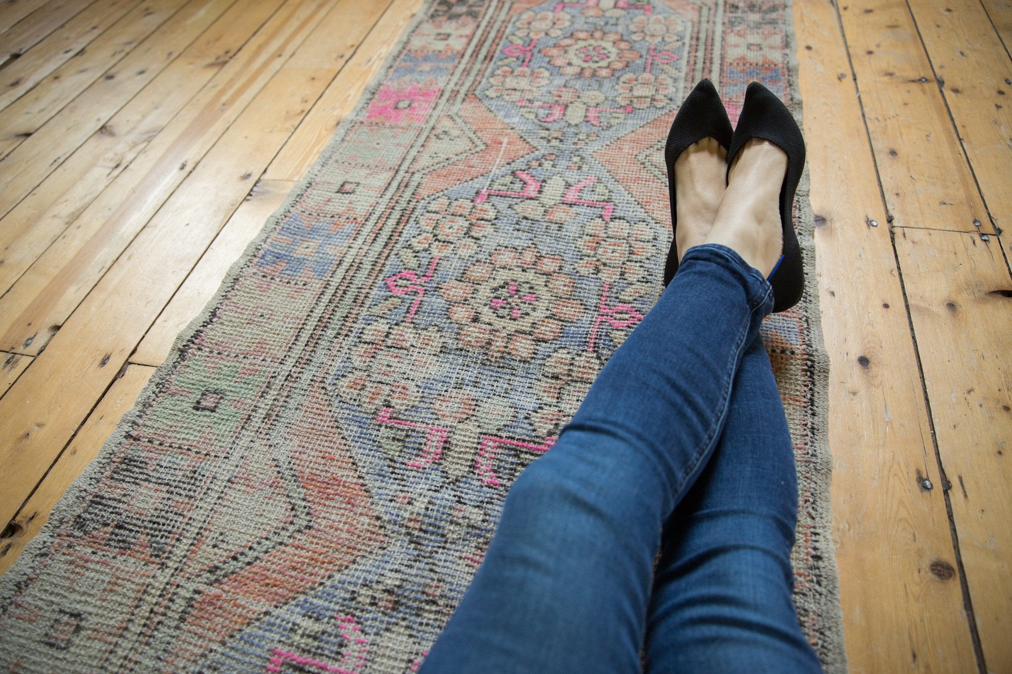 2.5x8.5 Vintage Distressed Oushak Rug Runner // ONH Item 7490 Image 1