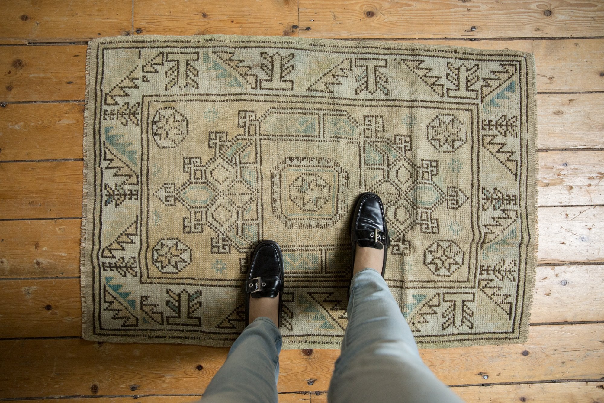 2.5x3.5 Vintage Distressed Melas Rug // ONH Item 7526 Image 1