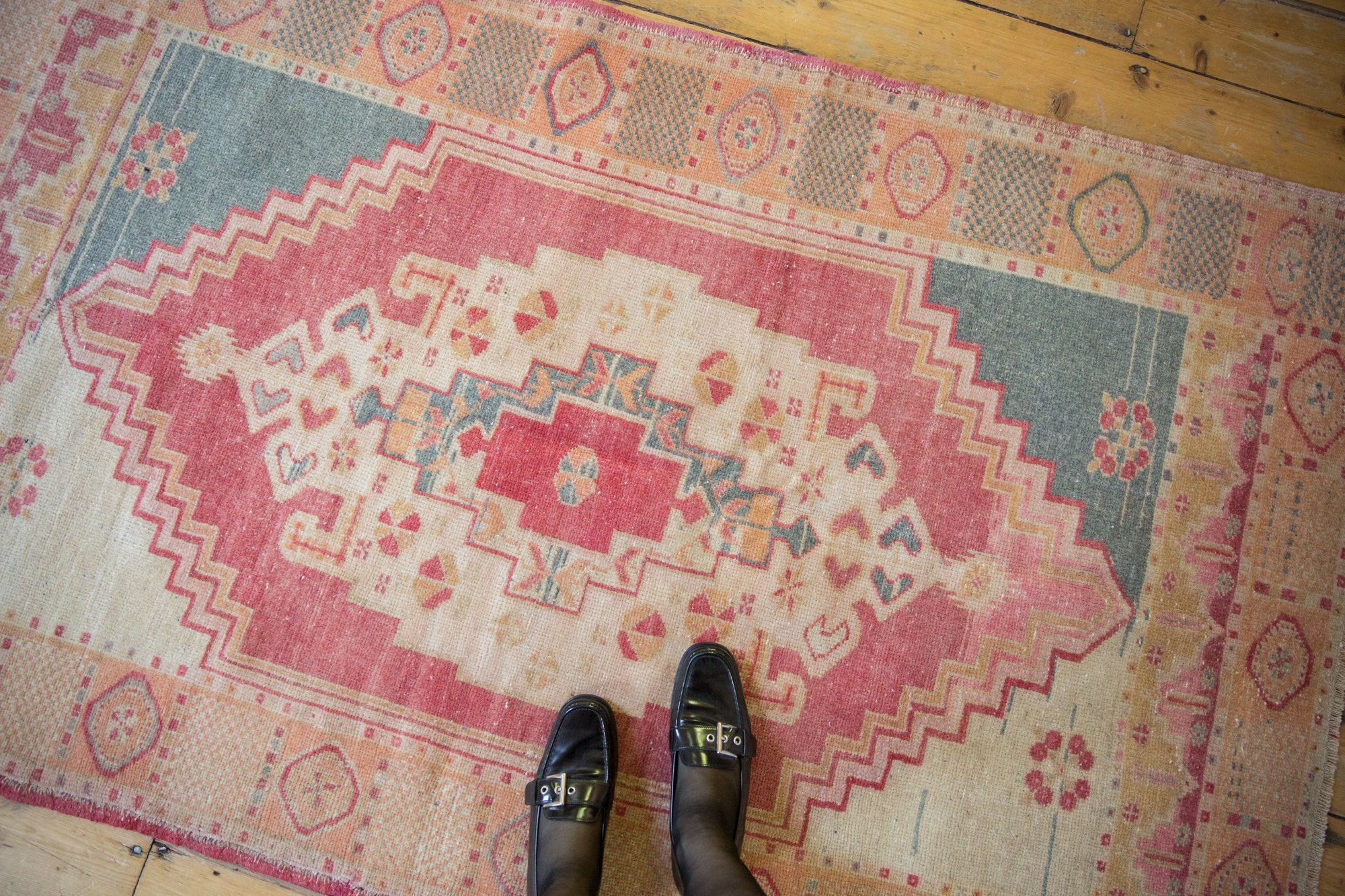 3.5x6 Vintage Distressed Oushak Rug // ONH Item 7533 Image 1