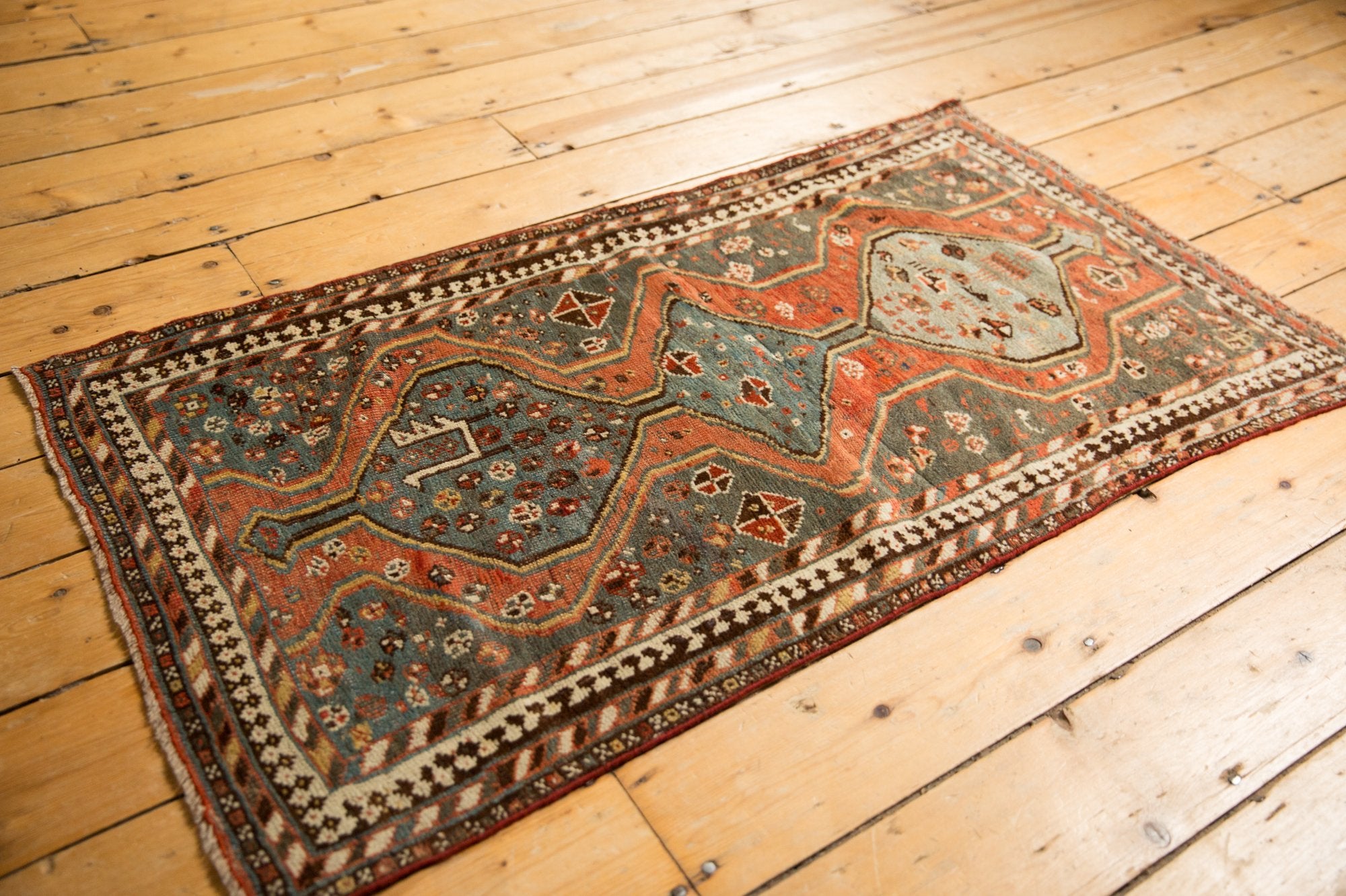2.5x4.5 Vintage Kamseh Rug // ONH Item 7632 Image 1
