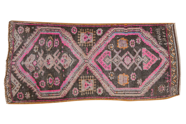 1.5x3 Vintage Distressed Oushak Rug Mat // ONH Item 7692