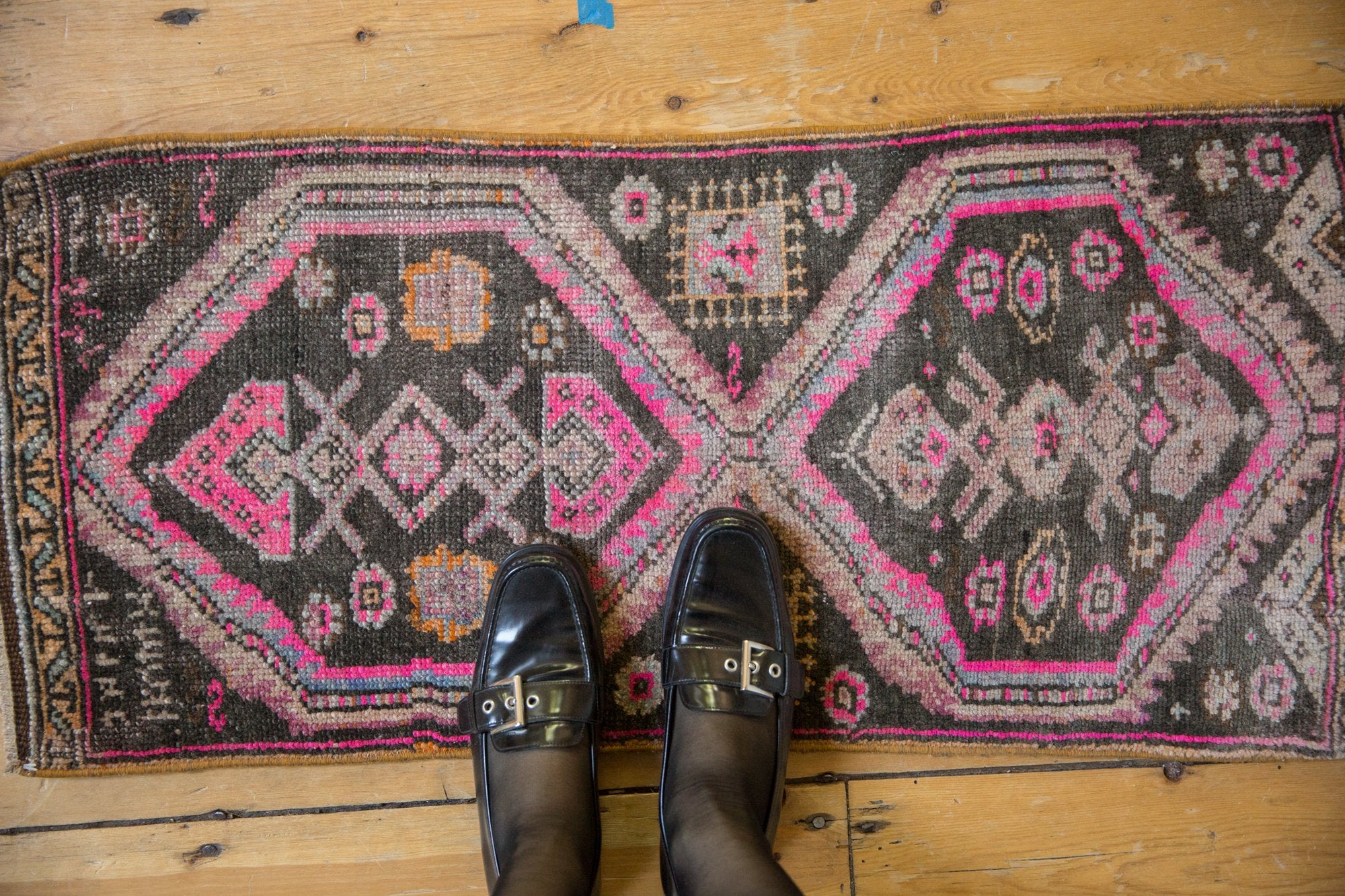 1.5x3 Vintage Distressed Oushak Rug Mat // ONH Item 7692 Image 1