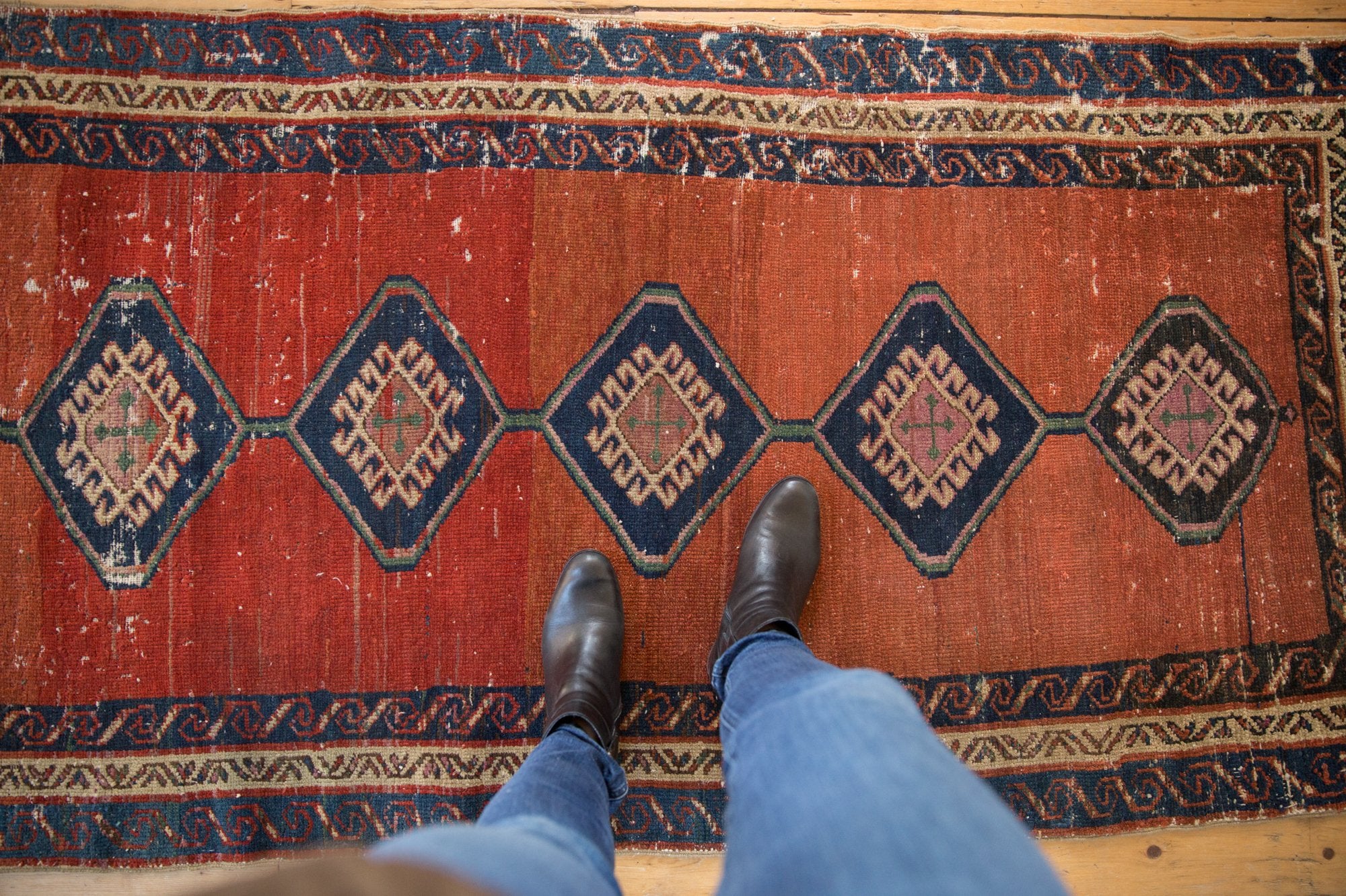 3.5x6.5 Antique Bakshaish Rug // ONH Item 7768 Image 1