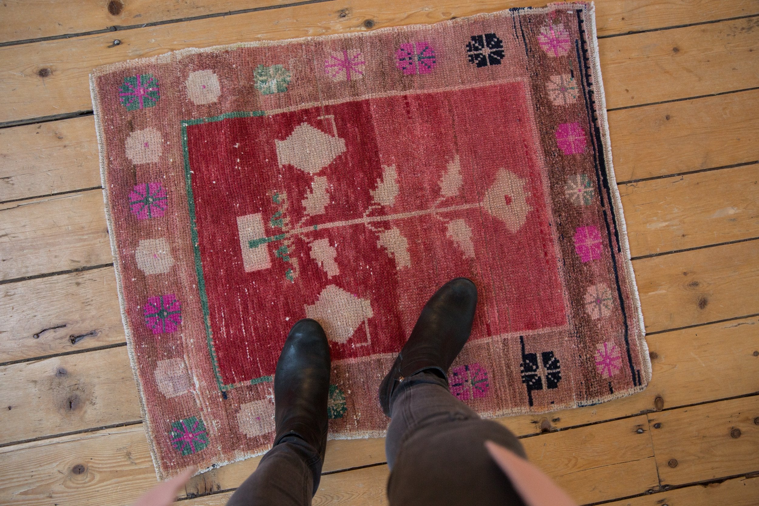 2.5x3 Vintage Distressed Oushak Square Rug // ONH Item 7805 Image 1