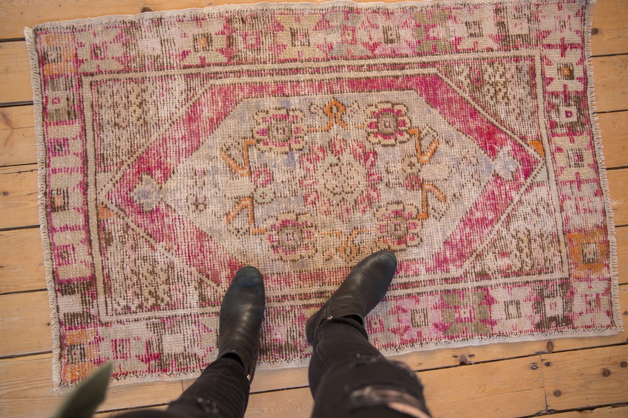 2.5x4.5 Vintage Distressed Oushak Rug // ONH Item 7854 Image 1